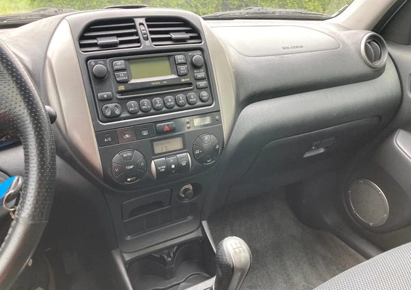 Toyota RAV4 cena 10900 przebieg: 211000, rok produkcji 2003 z Zelów małe 191